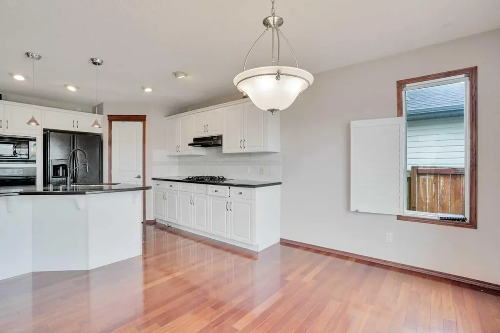 161 Panamount Close NW Calgary AB T3K 5P6