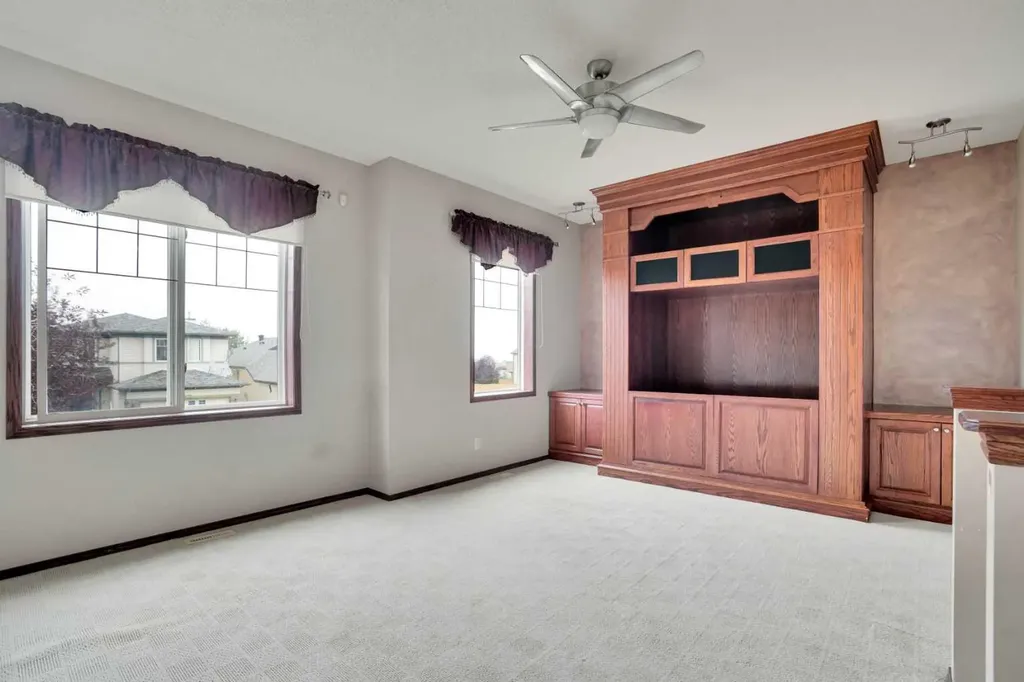 161 Panamount Close NW Calgary AB T3K 5P6