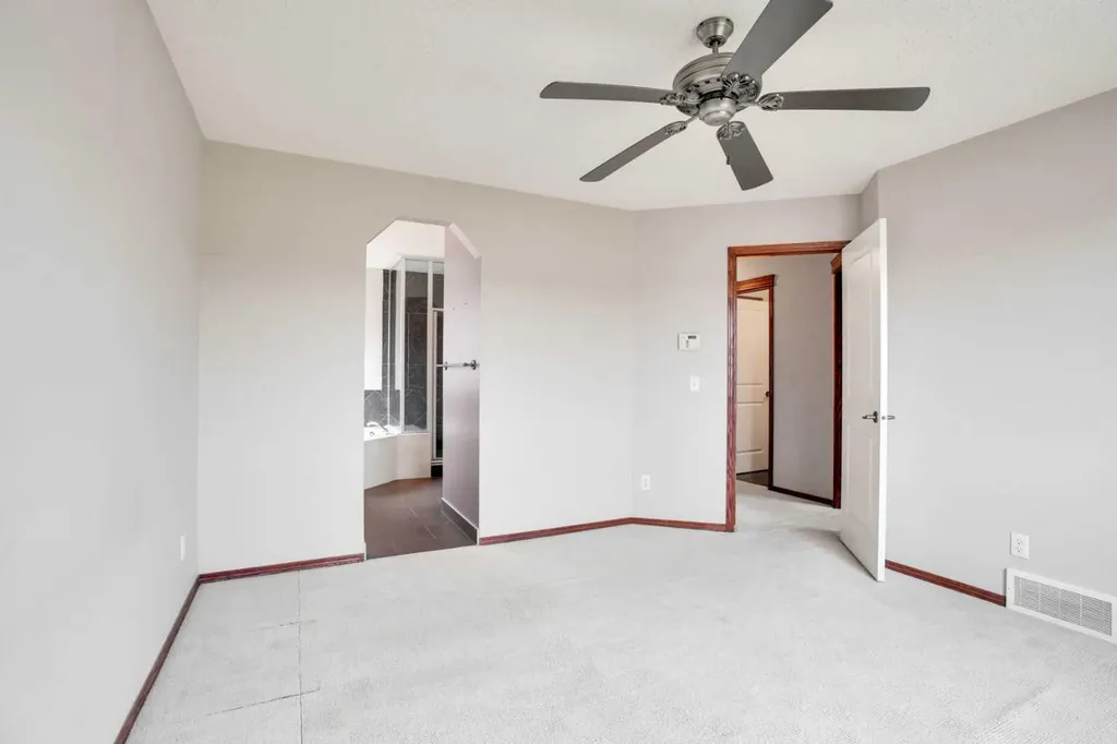 161 Panamount Close NW Calgary AB T3K 5P6