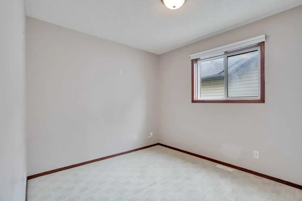 161 Panamount Close NW Calgary AB T3K 5P6