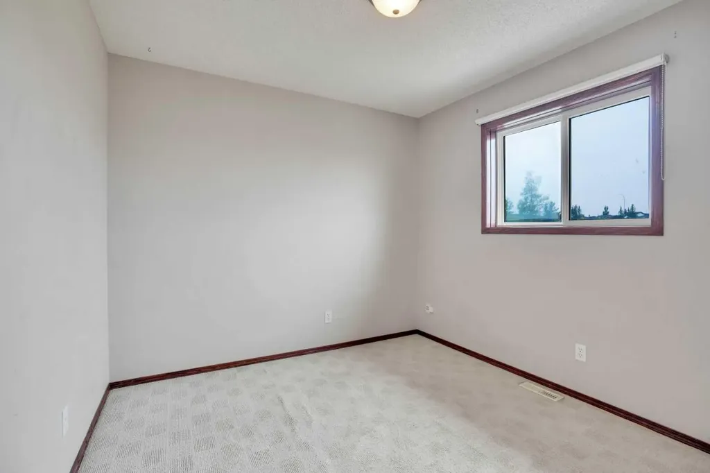 161 Panamount Close NW Calgary AB T3K 5P6