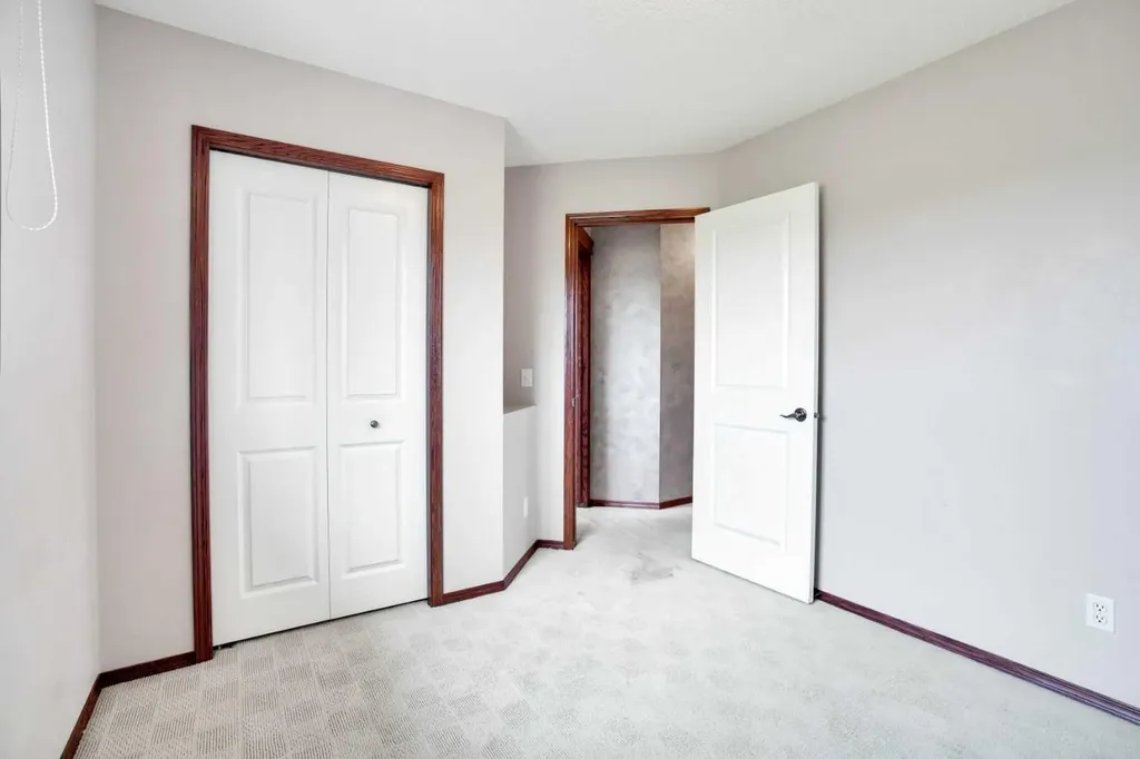 161 Panamount Close NW Calgary AB T3K 5P6