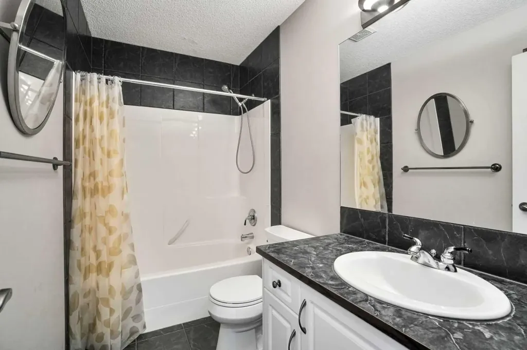 161 Panamount Close NW Calgary AB T3K 5P6
