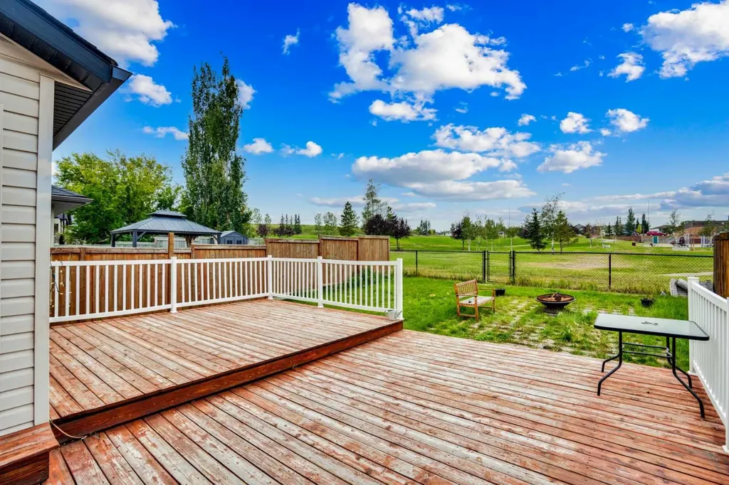 161 Panamount Close NW Calgary AB T3K 5P6