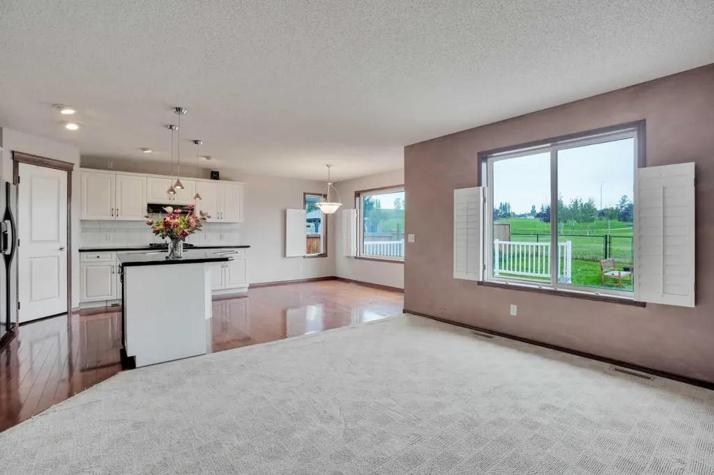 161 Panamount Close NW Calgary AB T3K 5P6
