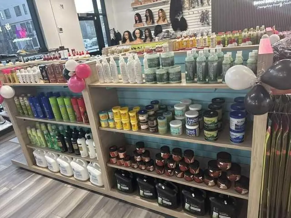 123 Hair Street NW Calgary AB T3R 2A4