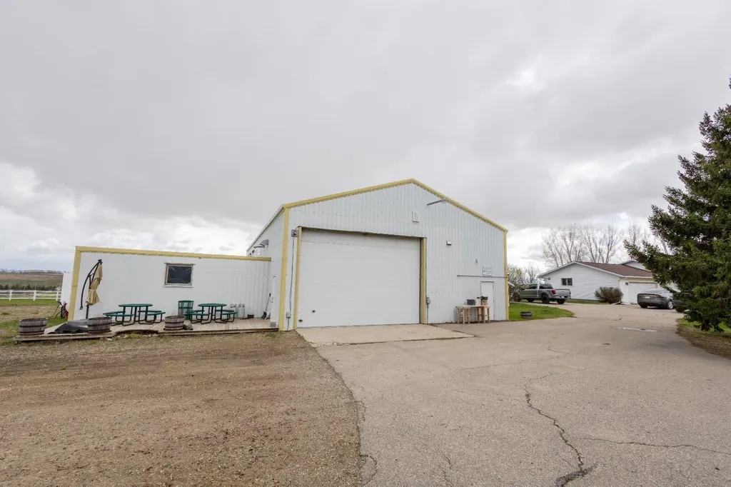 273216 Range Road 23 Rural Rocky View County AB T4B2A3