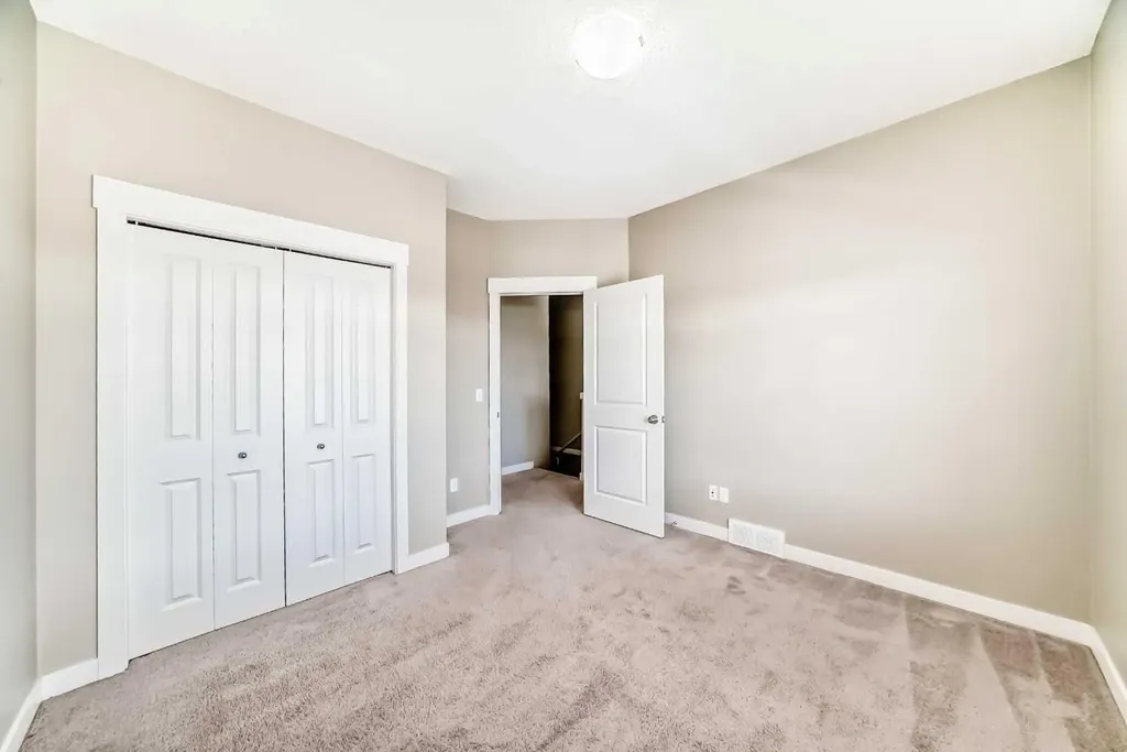 606 Skyview Point Place NE Calgary AB T3N0L7