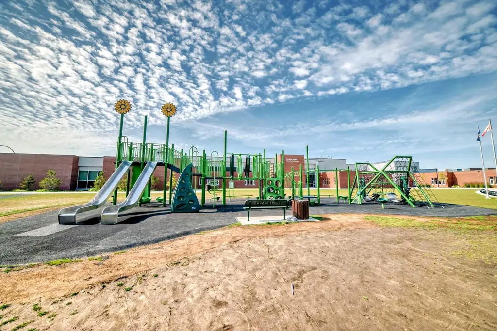 606 Skyview Point Place NE Calgary AB T3N0L7