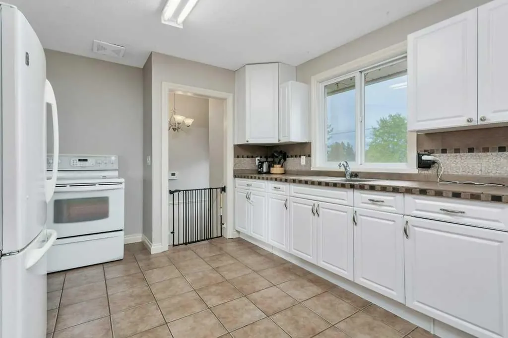 5501 51 Street Rimbey AB T0C 2J0