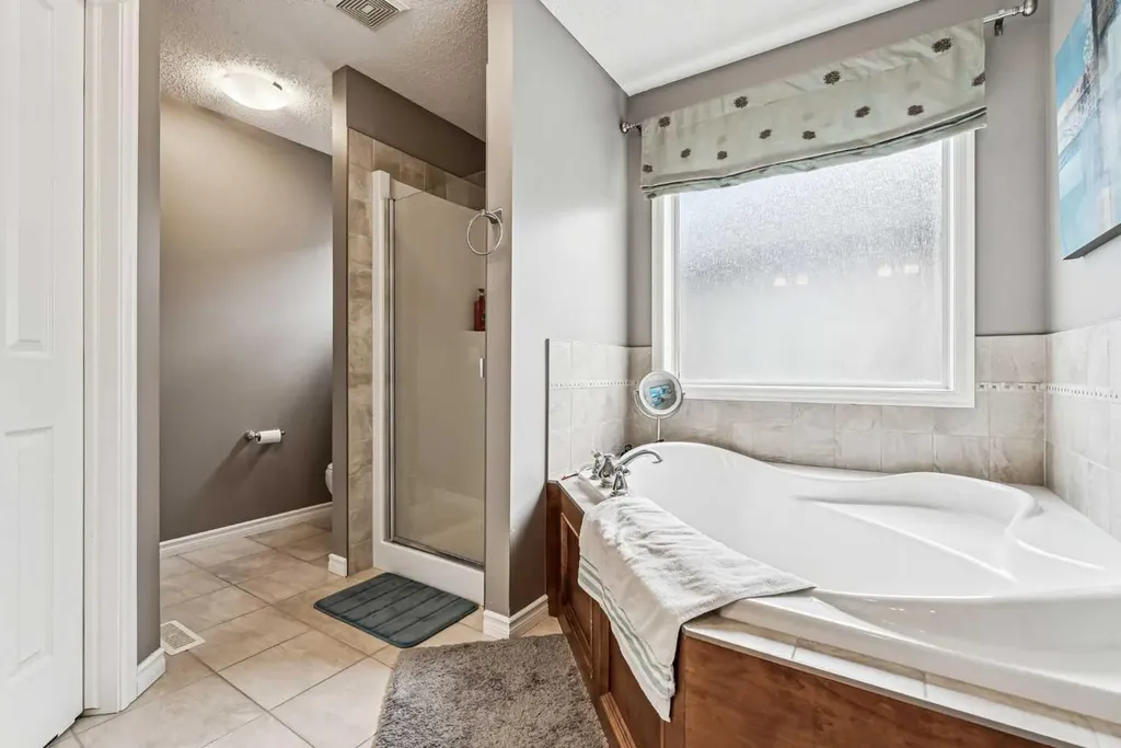 108 Seagreen Lane Chestermere AB T1X0E8