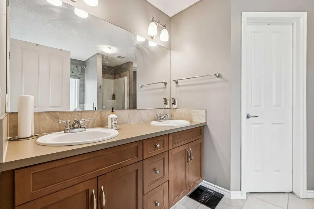 108 Seagreen Lane Chestermere AB T1X0E8