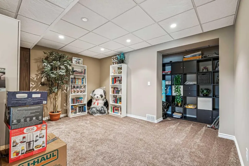 108 Seagreen Lane Chestermere AB T1X0E8
