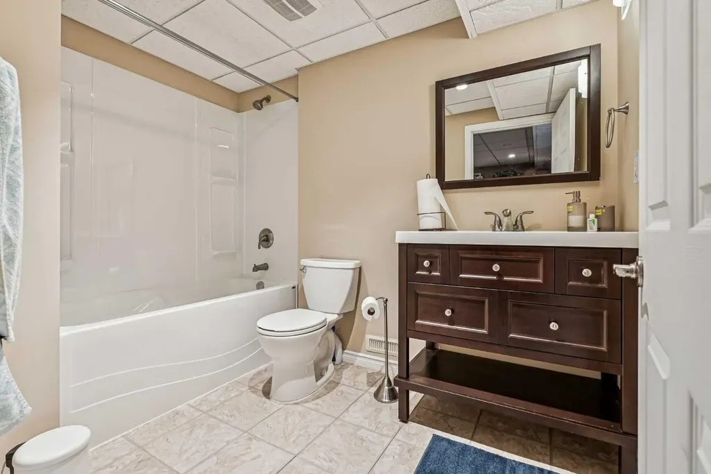 108 Seagreen Lane Chestermere AB T1X0E8
