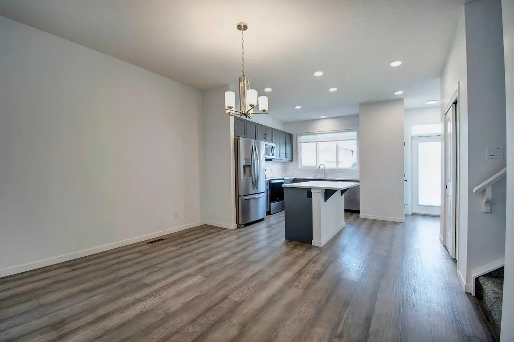 314 Midgrove Link SW Airdrie AB T4B5K8