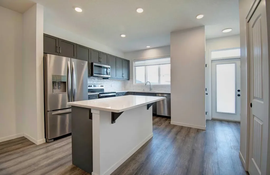 314 Midgrove Link SW Airdrie AB T4B5K8