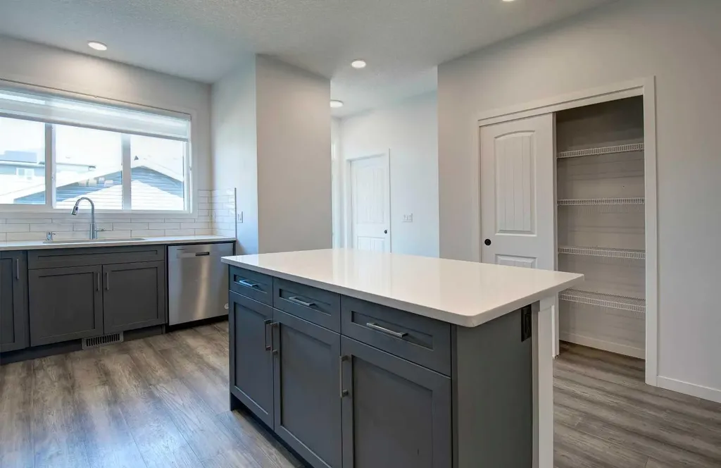 314 Midgrove Link SW Airdrie AB T4B5K8