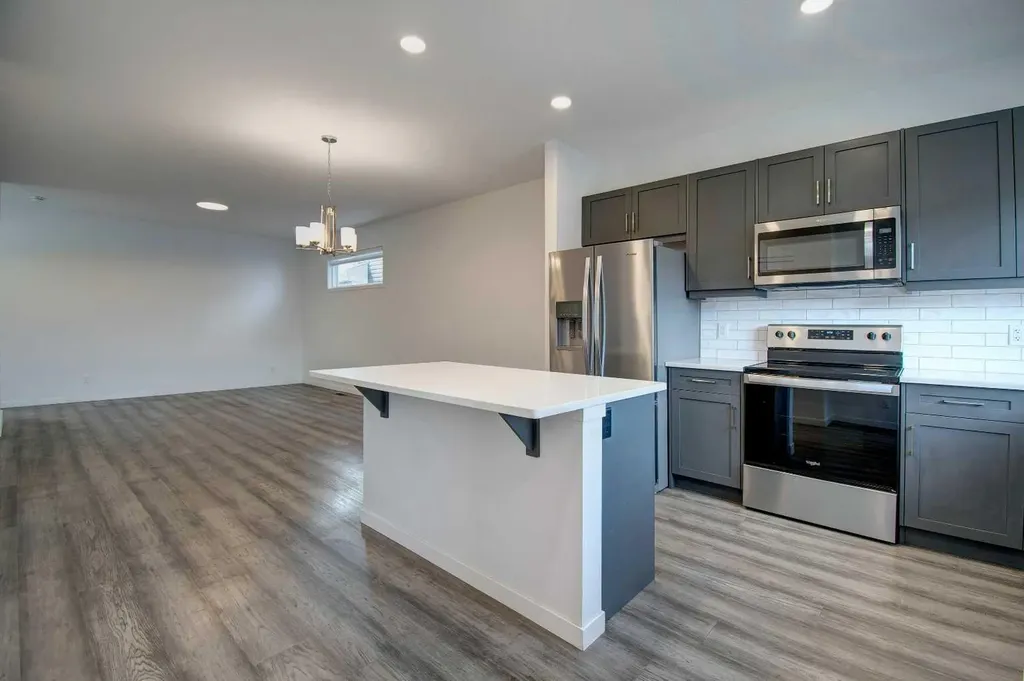 314 Midgrove Link SW Airdrie AB T4B5K8