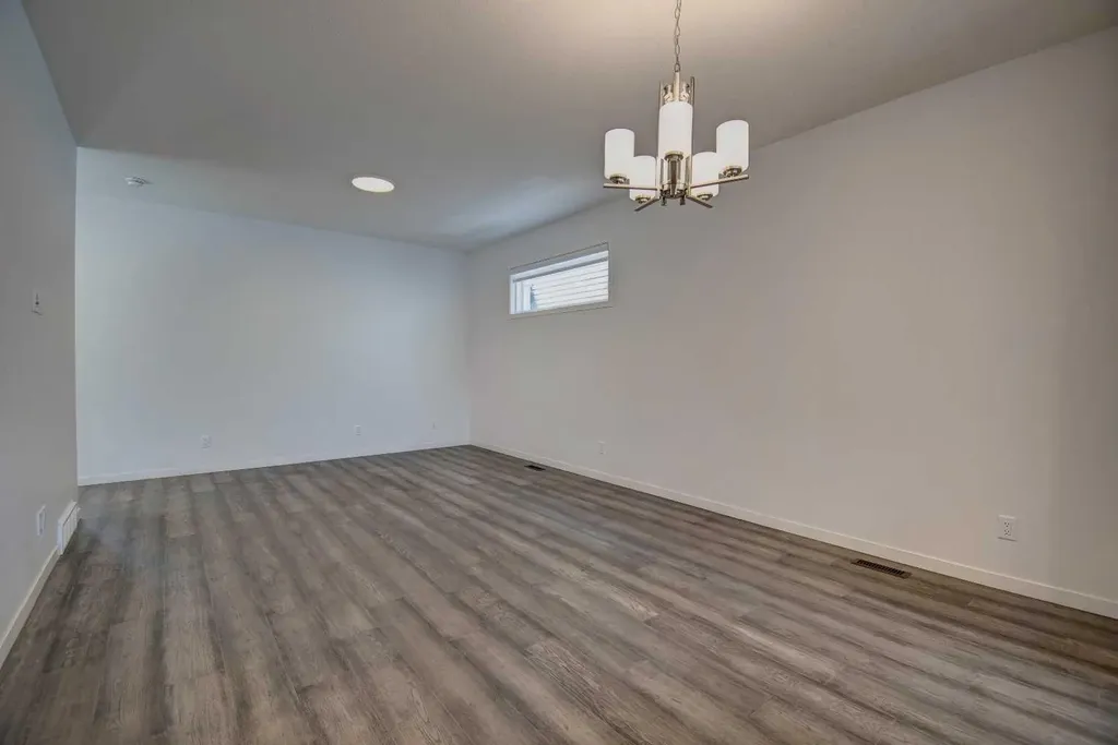 314 Midgrove Link SW Airdrie AB T4B5K8