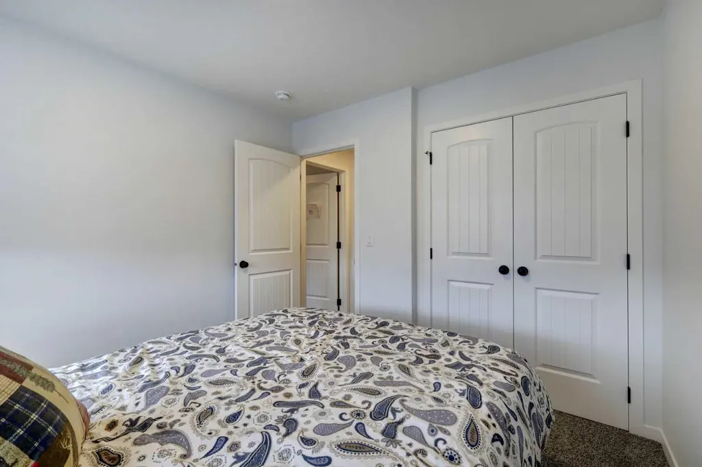 314 Midgrove Link SW Airdrie AB T4B5K8