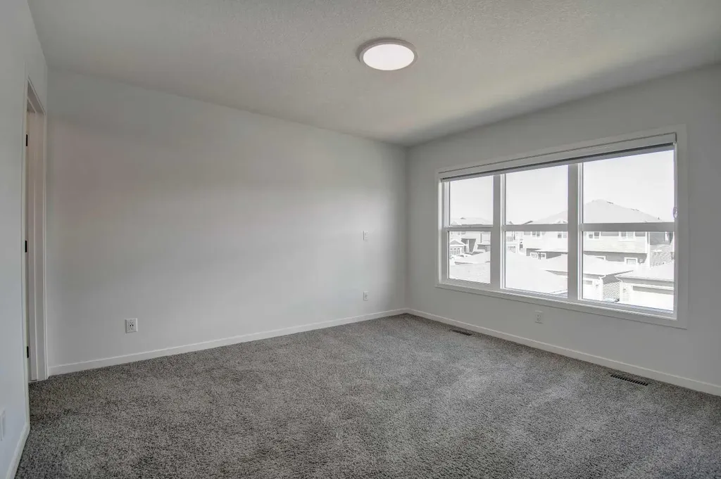 314 Midgrove Link SW Airdrie AB T4B5K8