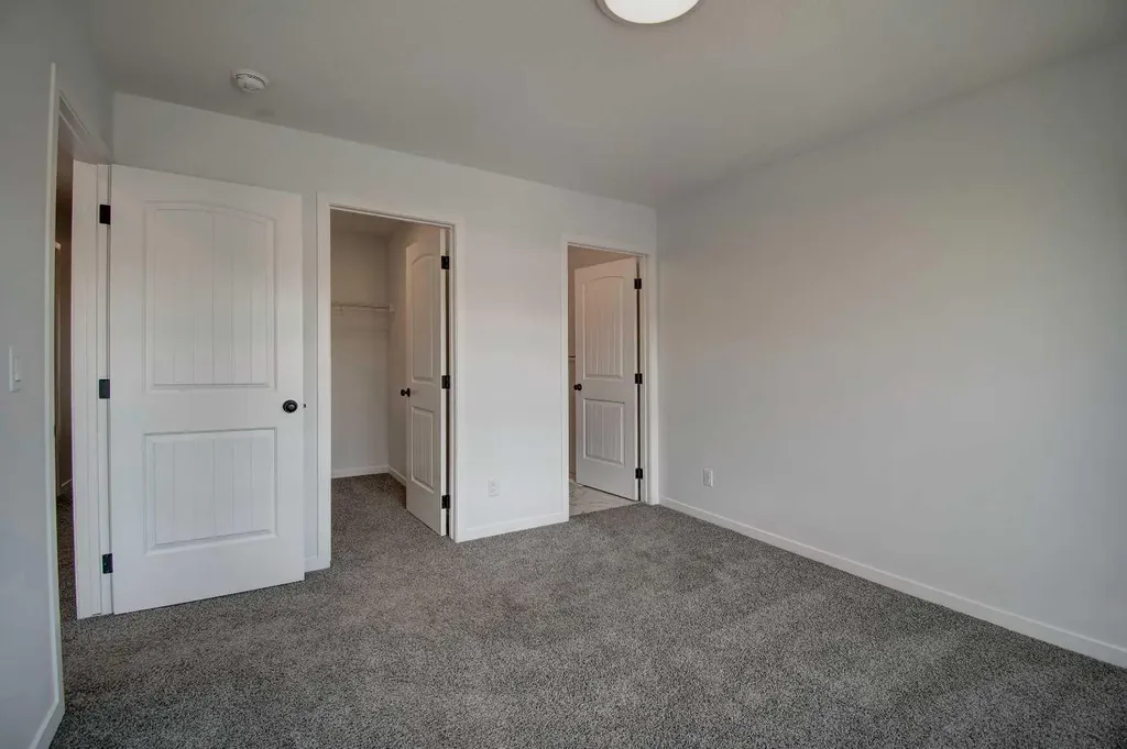 314 Midgrove Link SW Airdrie AB T4B5K8