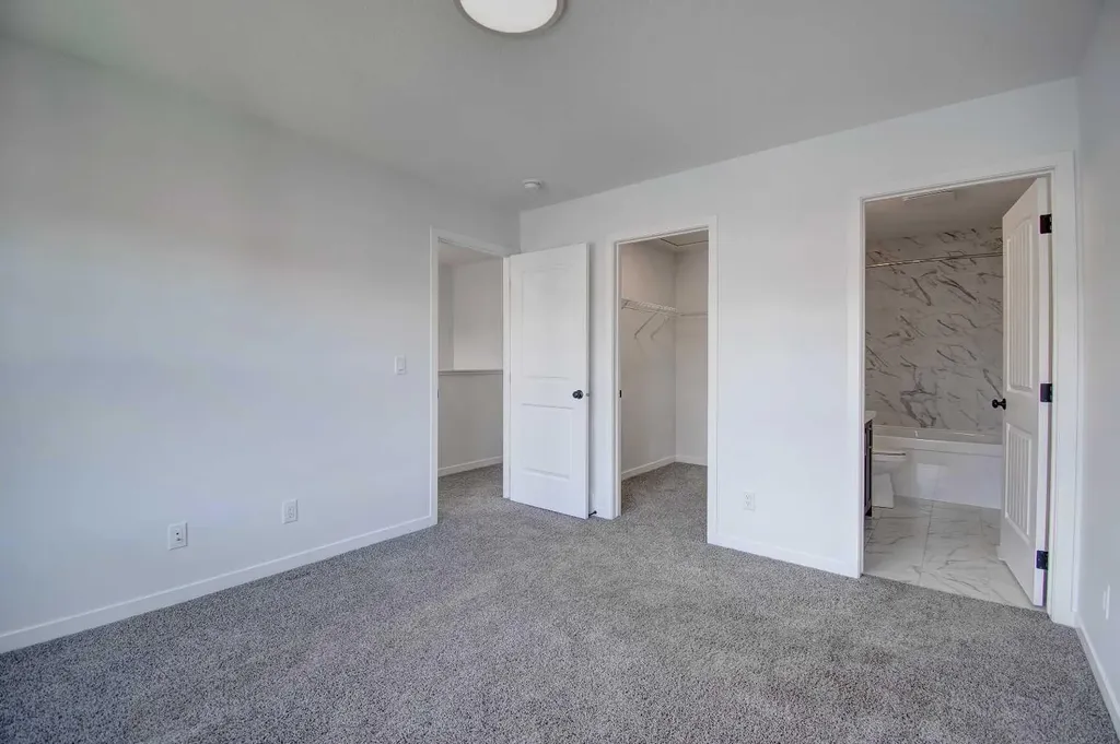 314 Midgrove Link SW Airdrie AB T4B5K8
