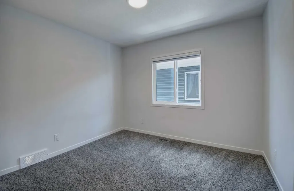 314 Midgrove Link SW Airdrie AB T4B5K8