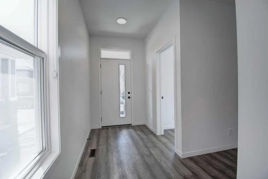 314 Midgrove Link SW Airdrie AB T4B5K8