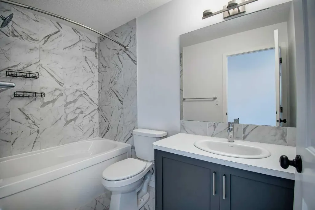 314 Midgrove Link SW Airdrie AB T4B5K8