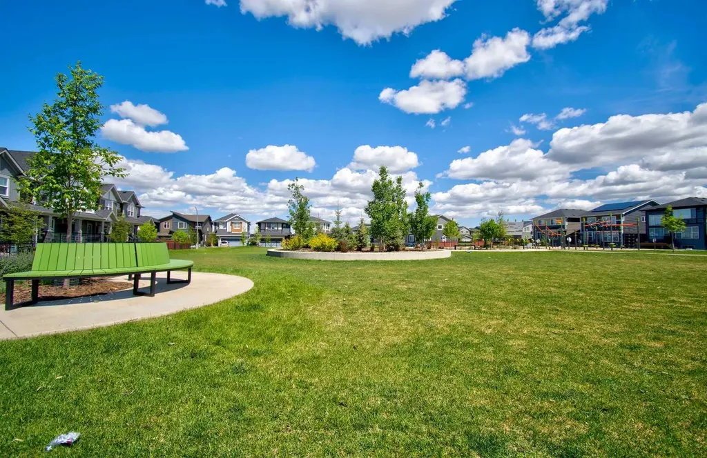 314 Midgrove Link SW Airdrie AB T4B5K8