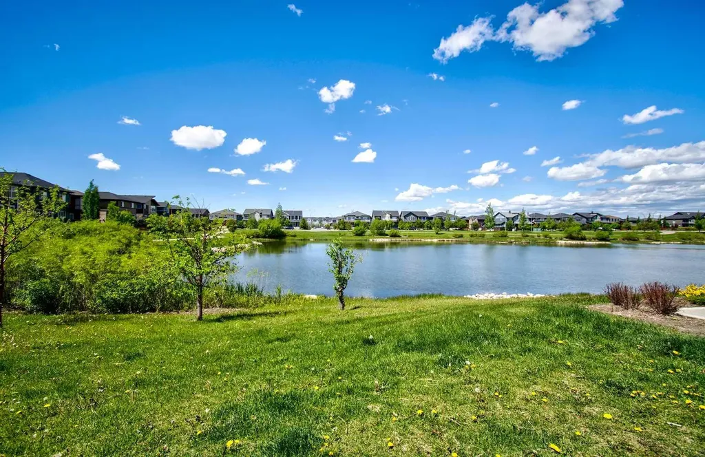 314 Midgrove Link SW Airdrie AB T4B5K8