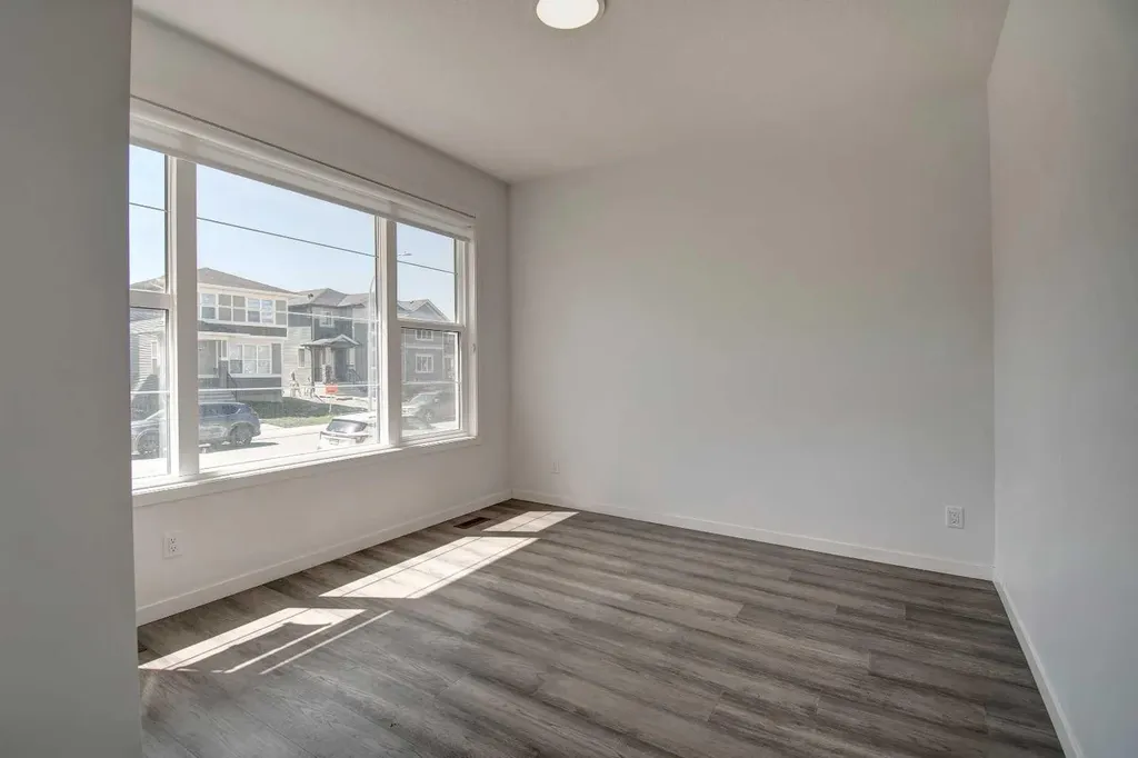 314 Midgrove Link SW Airdrie AB T4B5K8