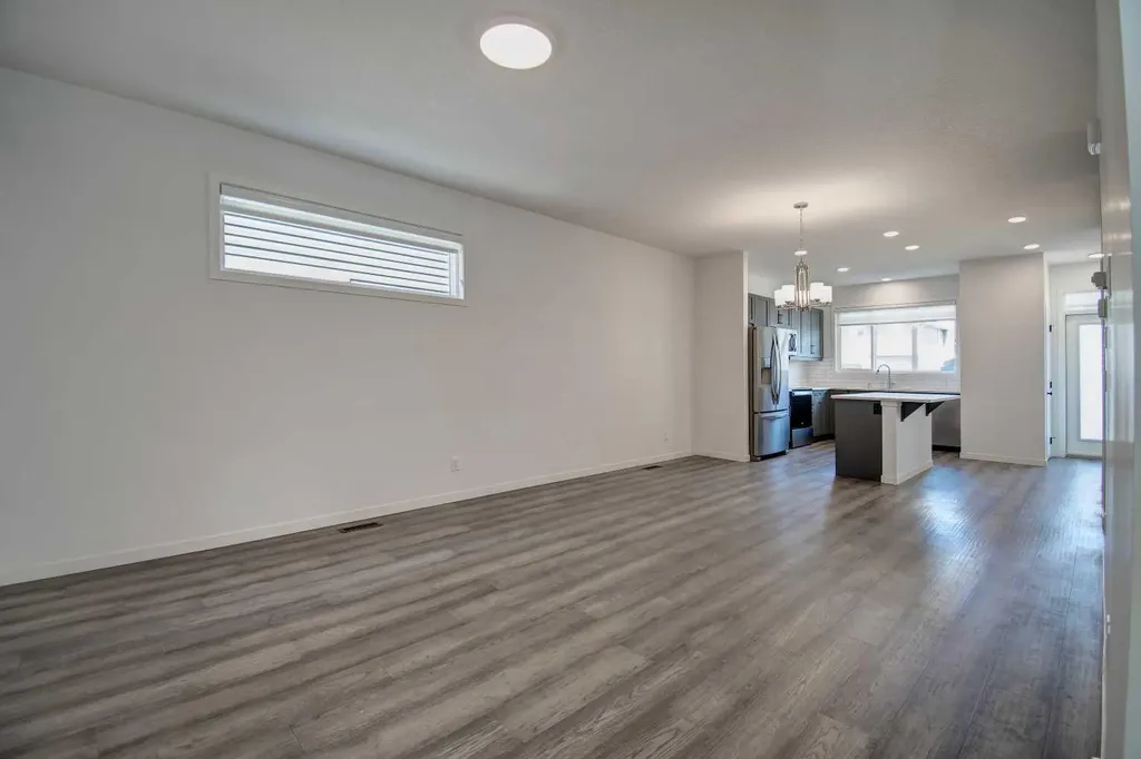 314 Midgrove Link SW Airdrie AB T4B5K8