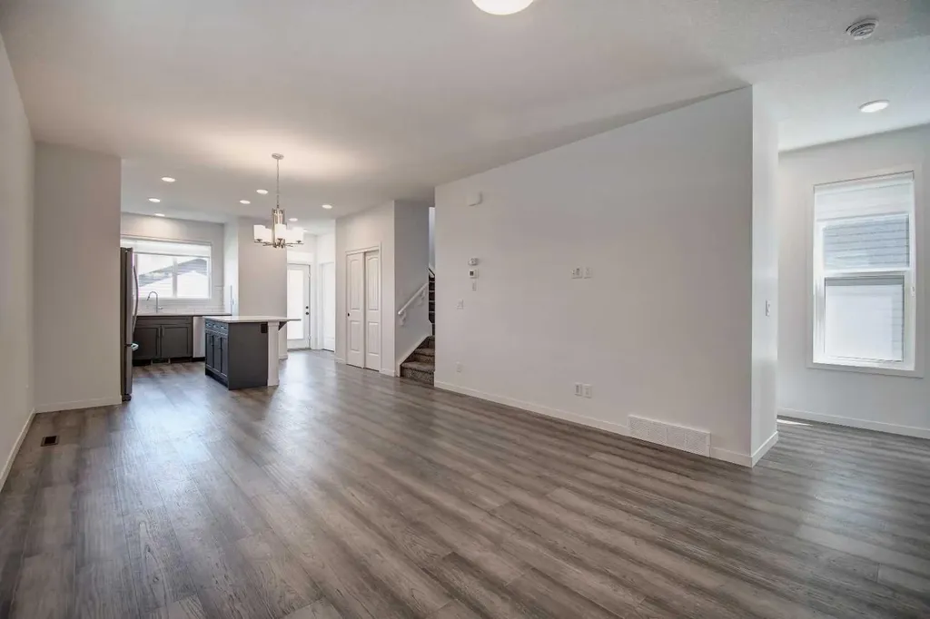 314 Midgrove Link SW Airdrie AB T4B5K8