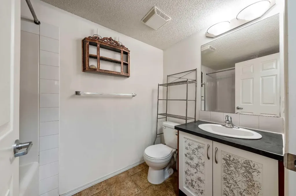 700 Willowbrook Road NW Airdrie AB T4B 0L5