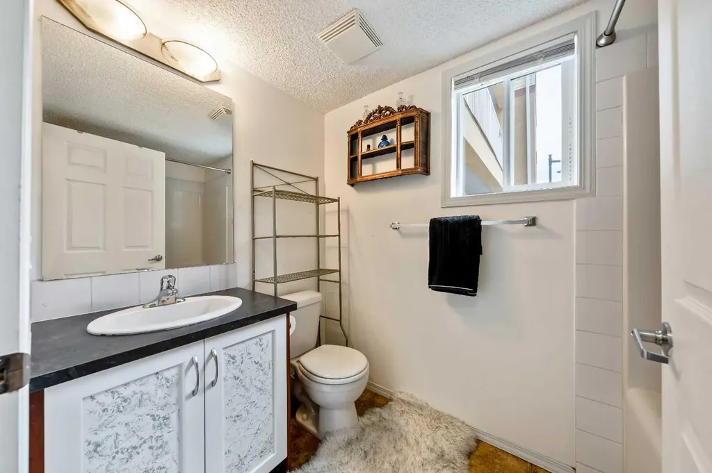 700 Willowbrook Road NW Airdrie AB T4B 0L5