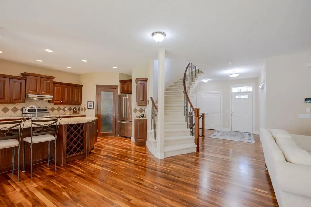 11 Tuscany Glen Green NW Calgary AB T3L2V8