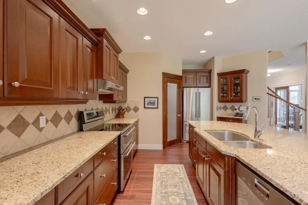 11 Tuscany Glen Green NW Calgary AB T3L2V8