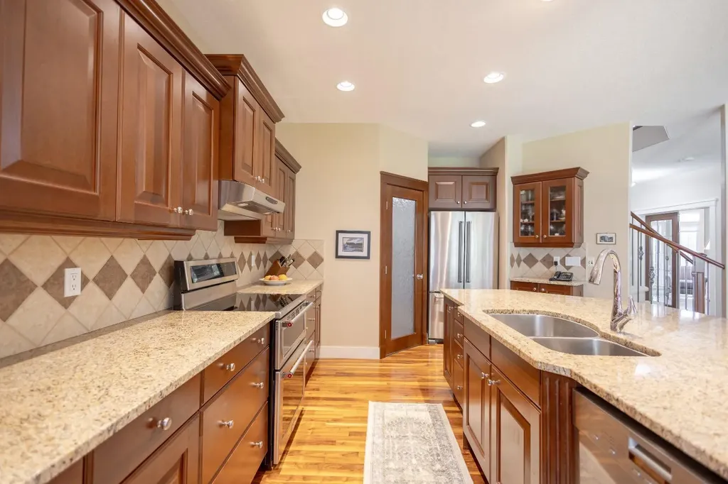 11 Tuscany Glen Green NW Calgary AB T3L2V8