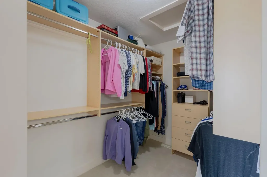 11 Tuscany Glen Green NW Calgary AB T3L2V8