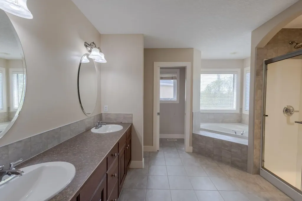 11 Tuscany Glen Green NW Calgary AB T3L2V8