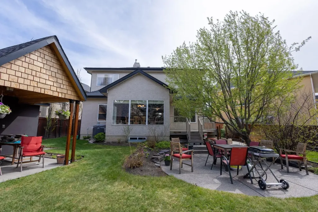 11 Tuscany Glen Green NW Calgary AB T3L2V8