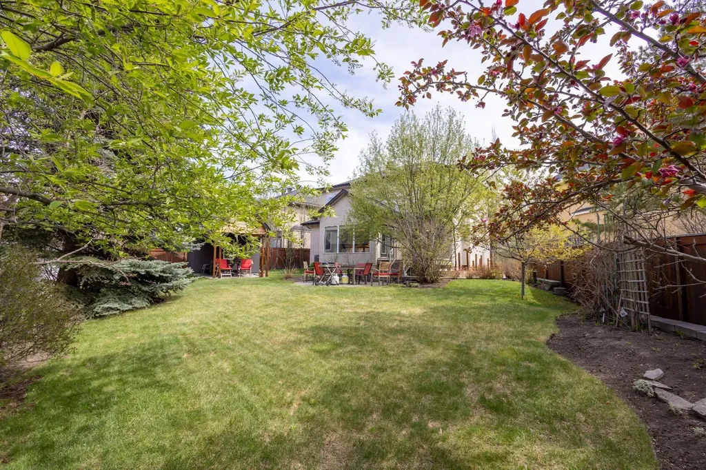 11 Tuscany Glen Green NW Calgary AB T3L2V8
