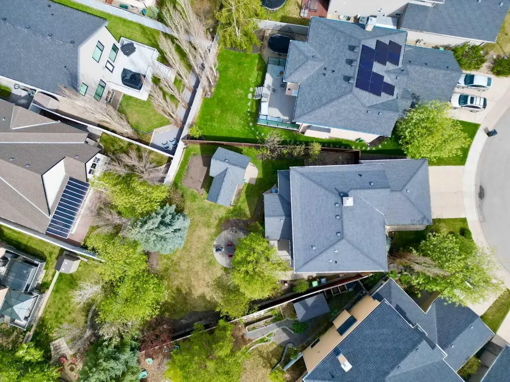 11 Tuscany Glen Green NW Calgary AB T3L2V8