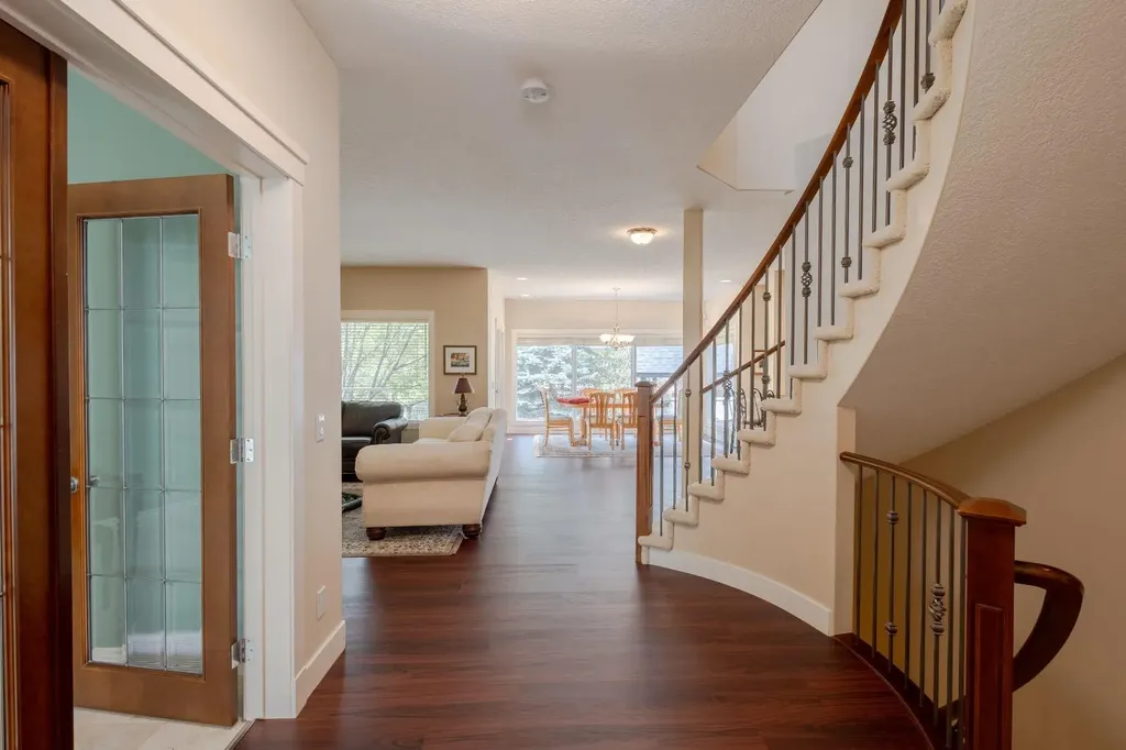 11 Tuscany Glen Green NW Calgary AB T3L2V8
