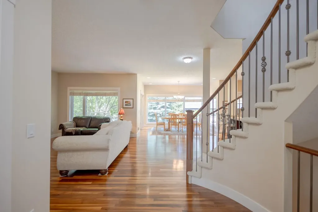 11 Tuscany Glen Green NW Calgary AB T3L2V8