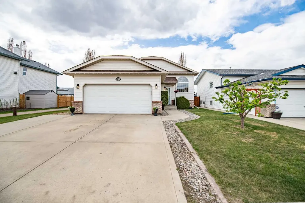 48 Reichley Street Red Deer AB T4P3S3