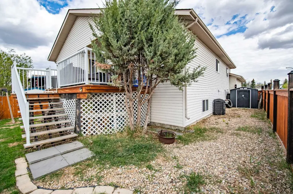 48 Reichley Street Red Deer AB T4P3S3