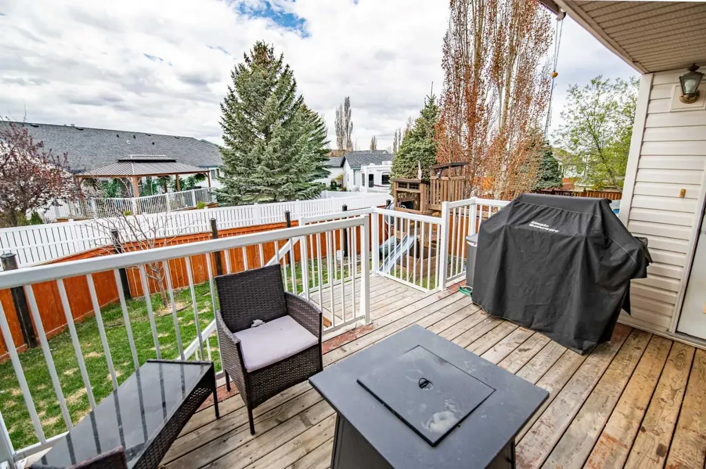 48 Reichley Street Red Deer AB T4P3S3
